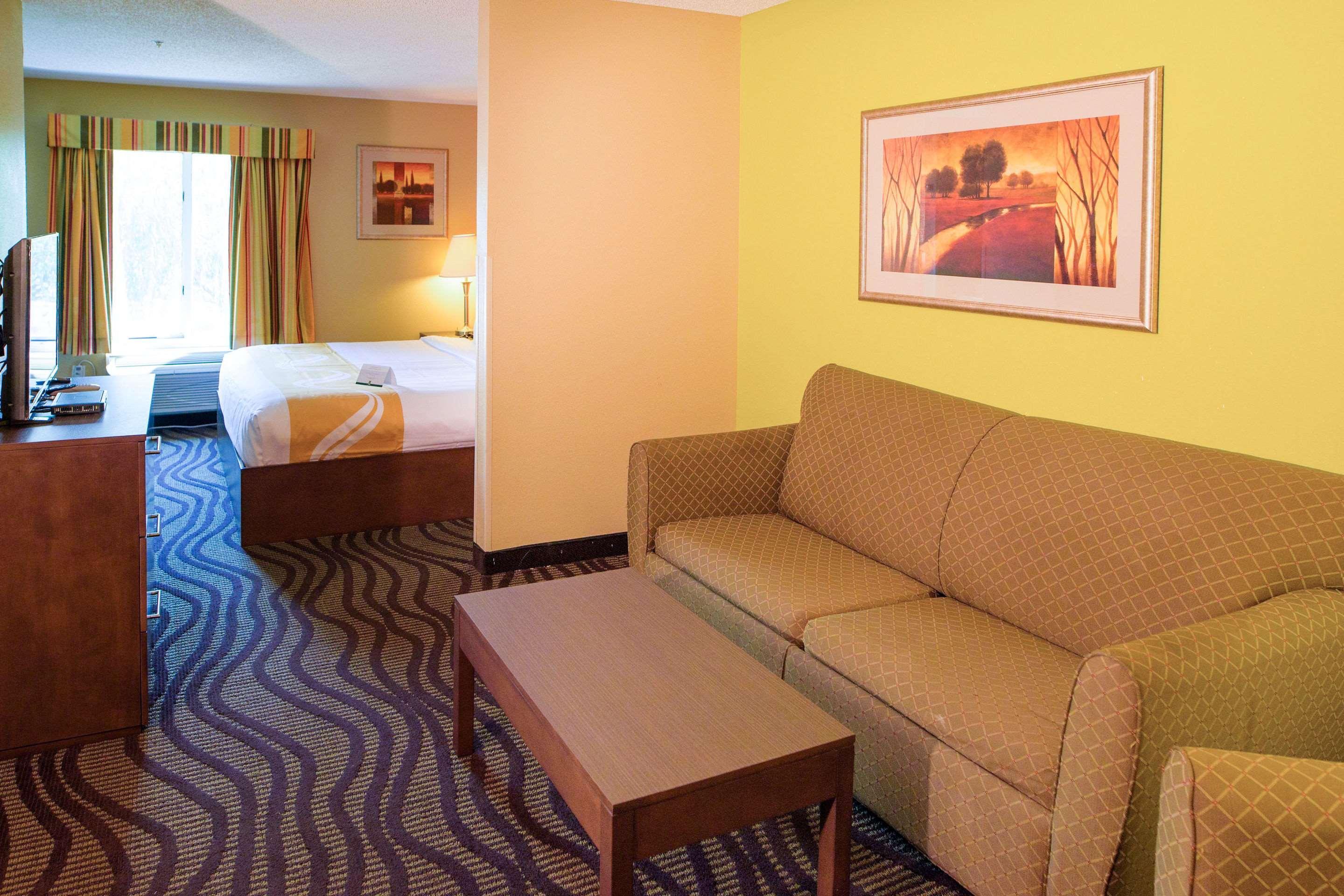 Quality Suites Memphis/ Wolfchase Galleria Eksteriør bilde