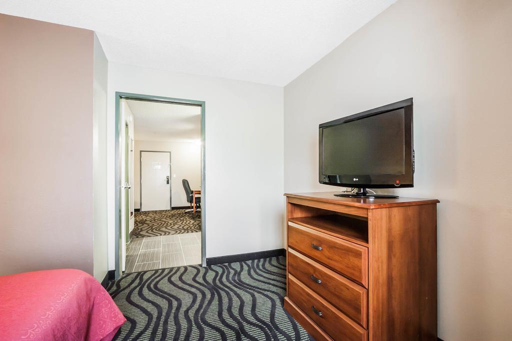 Quality Suites Memphis/ Wolfchase Galleria Eksteriør bilde