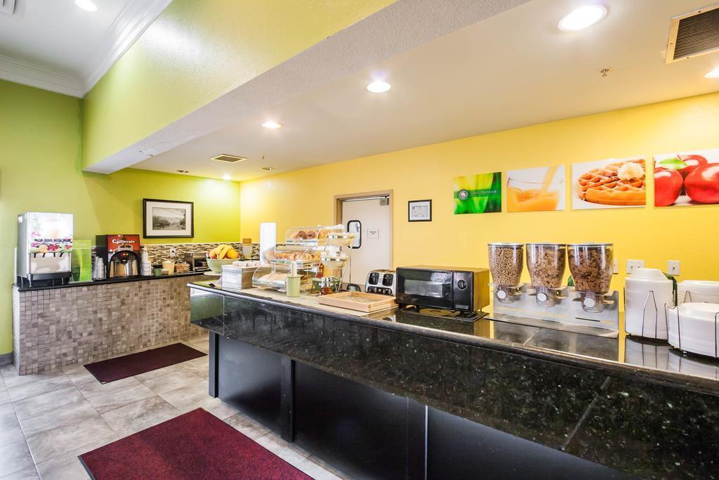 Quality Suites Memphis/ Wolfchase Galleria Eksteriør bilde